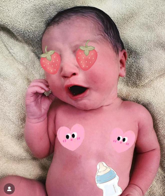 儿照片和乳名曝光帅气老公欣喜发文！j9平台恭喜！47岁洪小玲产女女(图5)