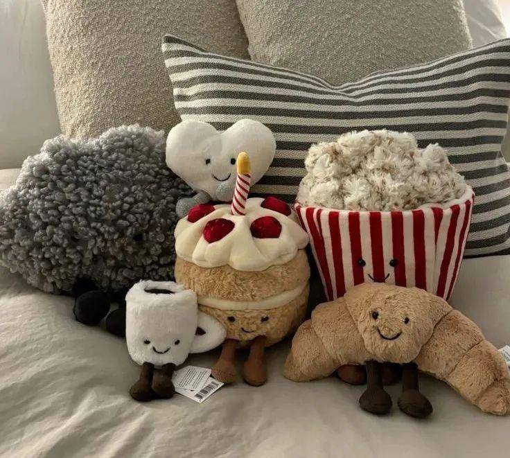 生意经：Jellycat背后的品牌共创逻辑j9九游会登录合力造化品牌洞察｜情绪价值的(图3)